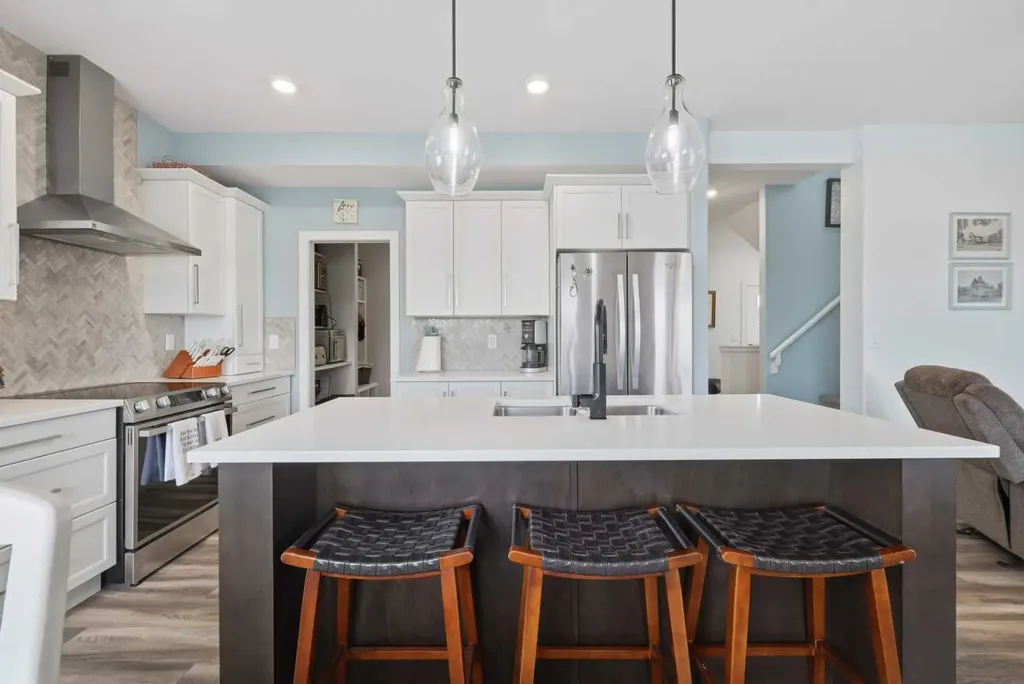 99 Vancouver Crescent Red Deer AB T4R 0P3