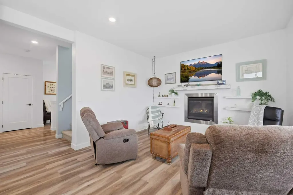 99 Vancouver Crescent Red Deer AB T4R 0P3