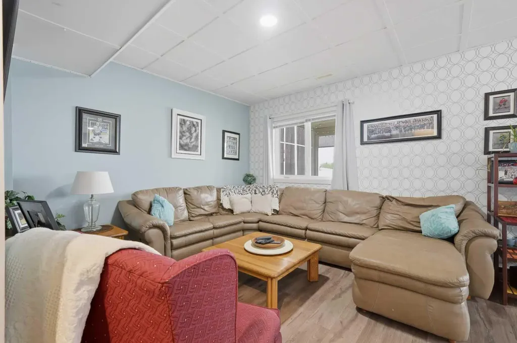 99 Vancouver Crescent Red Deer AB T4R 0P3