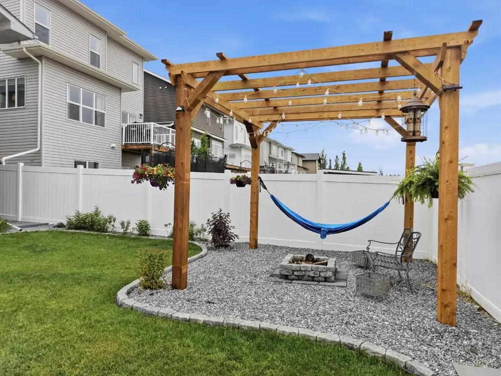 99 Vancouver Crescent Red Deer AB T4R 0P3