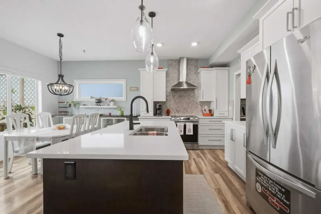99 Vancouver Crescent Red Deer AB T4R 0P3