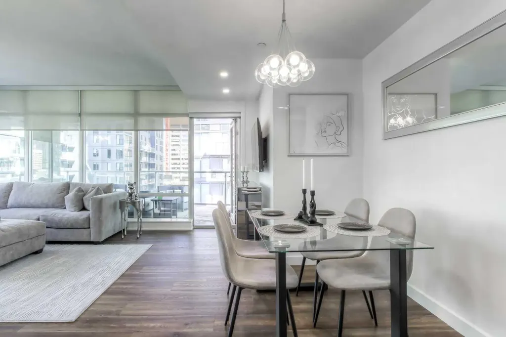530 12 Avenue SW Calgary AB T2R 0B1