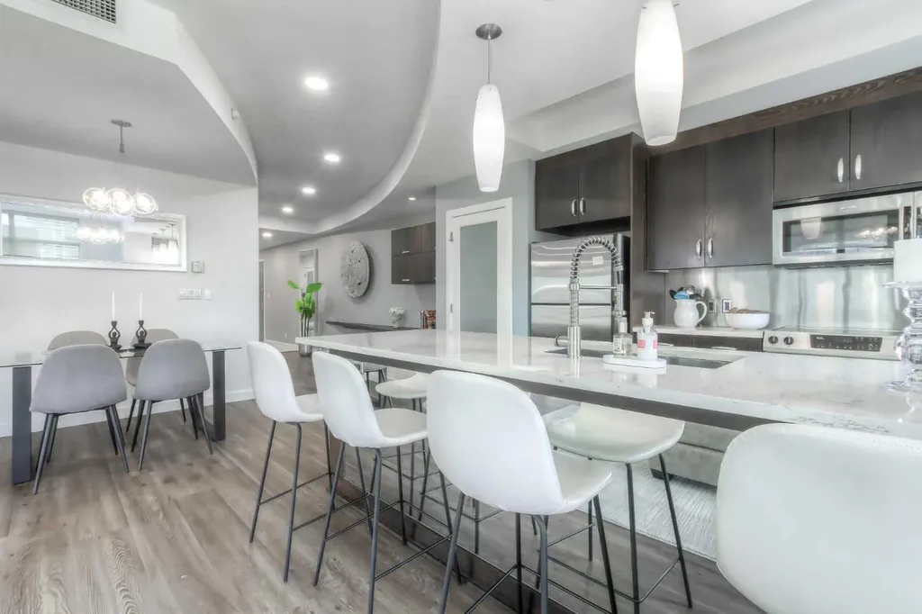 530 12 Avenue SW Calgary AB T2R 0B1