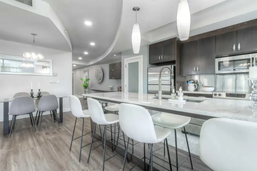 530 12 Avenue SW Calgary AB T2R 0B1