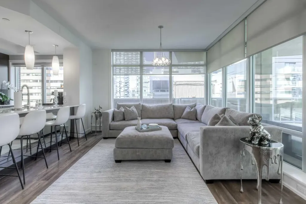 530 12 Avenue SW Calgary AB T2R 0B1