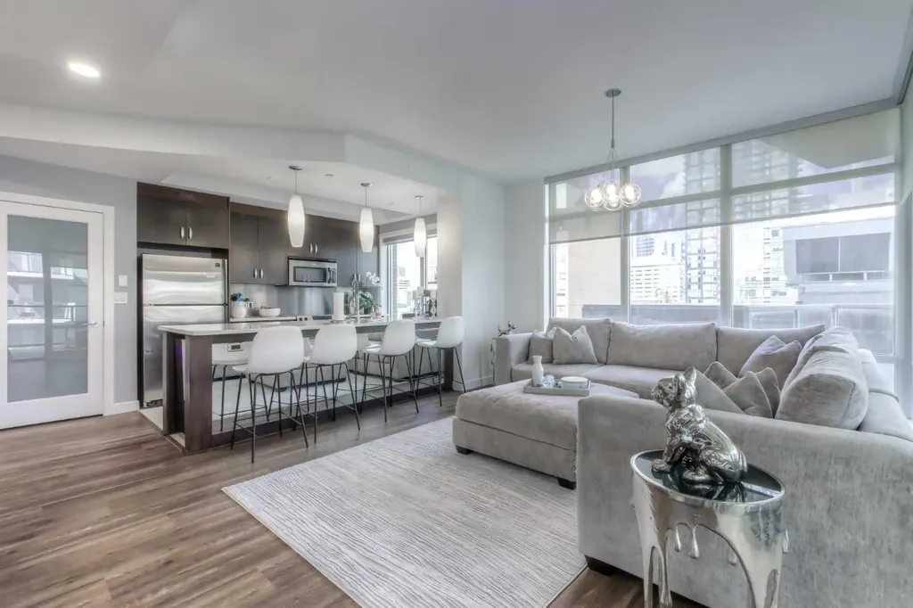 530 12 Avenue SW Calgary AB T2R 0B1