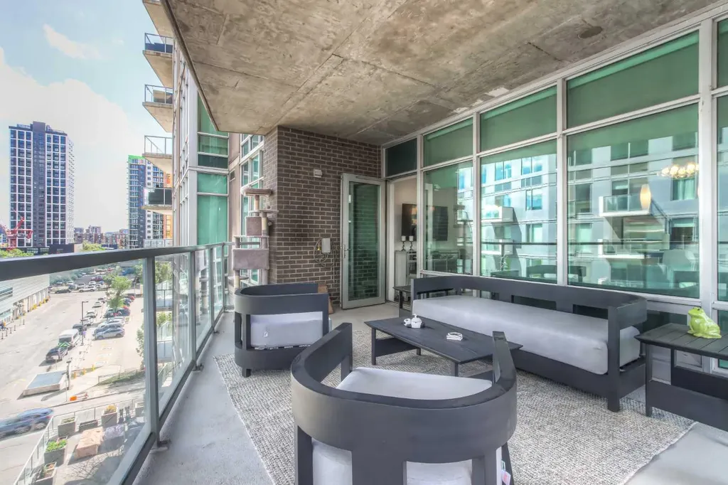 530 12 Avenue SW Calgary AB T2R 0B1