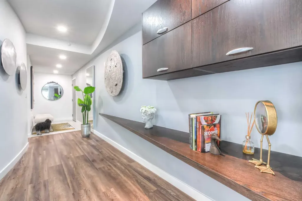 530 12 Avenue SW Calgary AB T2R 0B1