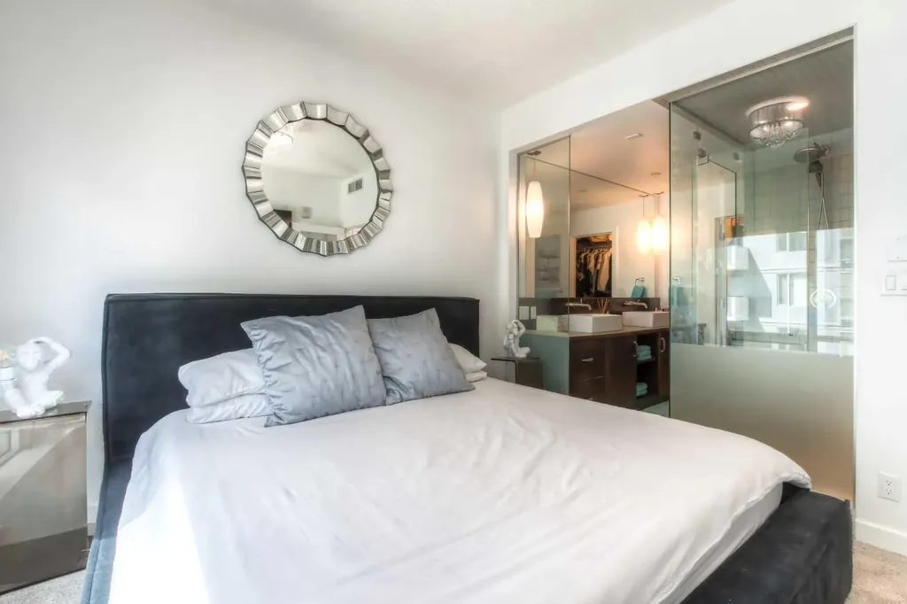 530 12 Avenue SW Calgary AB T2R 0B1