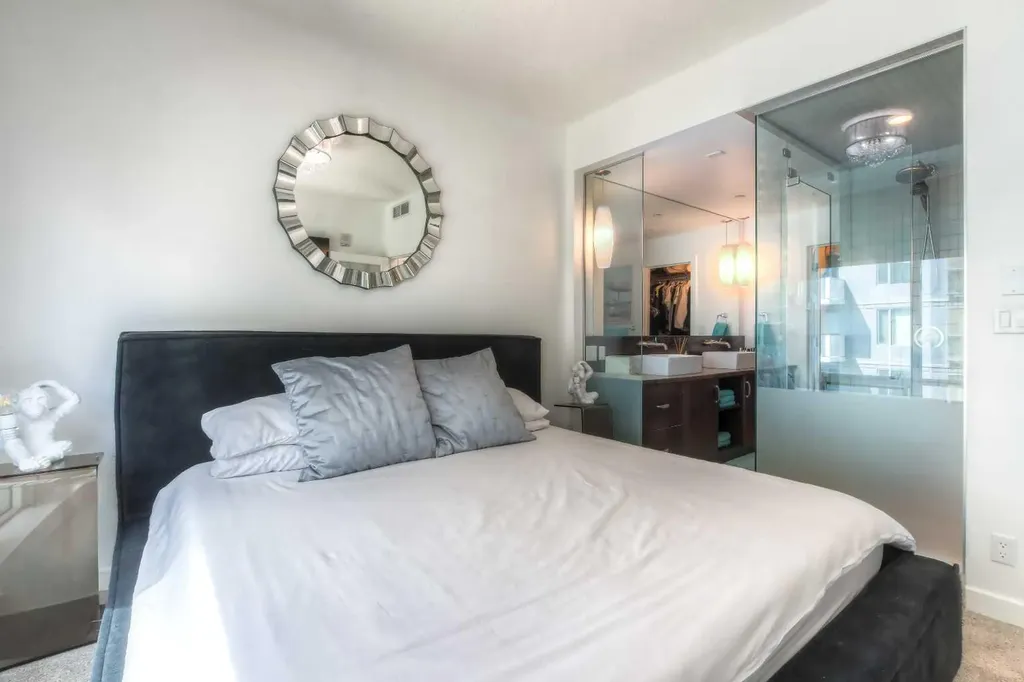 530 12 Avenue SW Calgary AB T2R 0B1