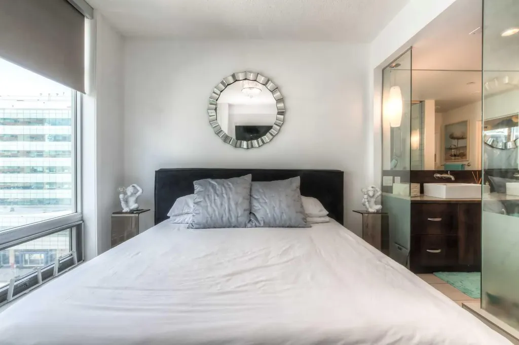 530 12 Avenue SW Calgary AB T2R 0B1