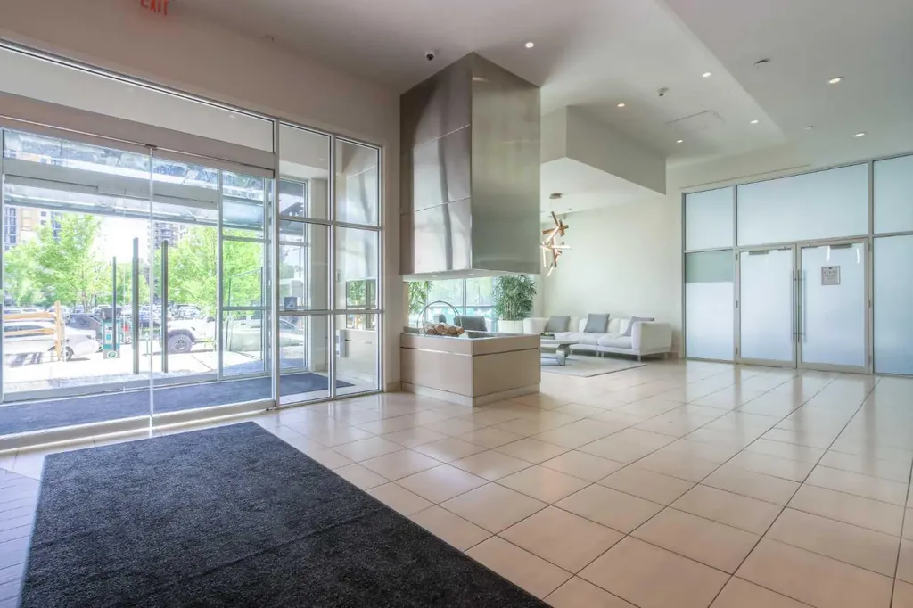 530 12 Avenue SW Calgary AB T2R 0B1