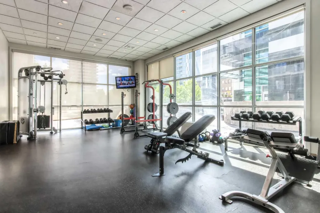 530 12 Avenue SW Calgary AB T2R 0B1