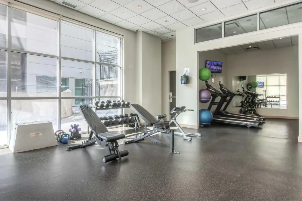530 12 Avenue SW Calgary AB T2R 0B1
