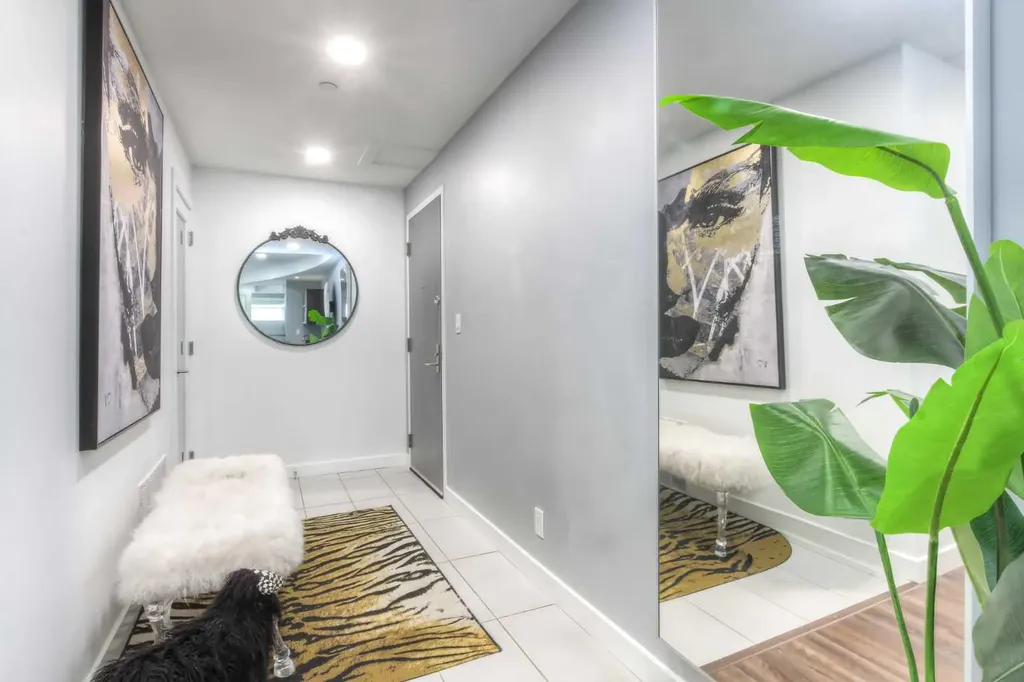 530 12 Avenue SW Calgary AB T2R 0B1