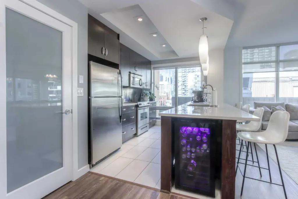 530 12 Avenue SW Calgary AB T2R 0B1