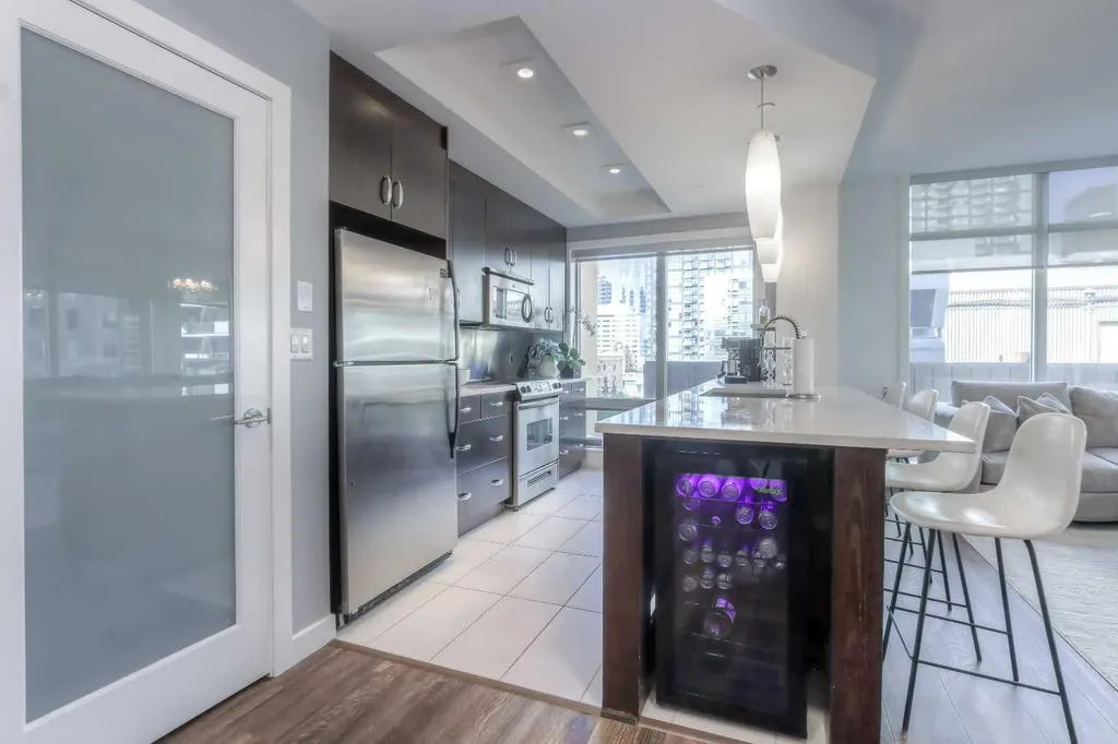 530 12 Avenue SW Calgary AB T2R 0B1