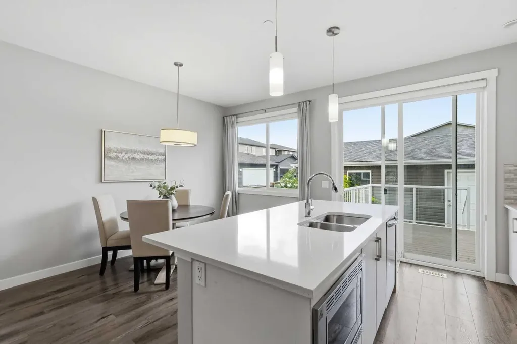 21 Howse Street NE Calgary AB T3P 0V8