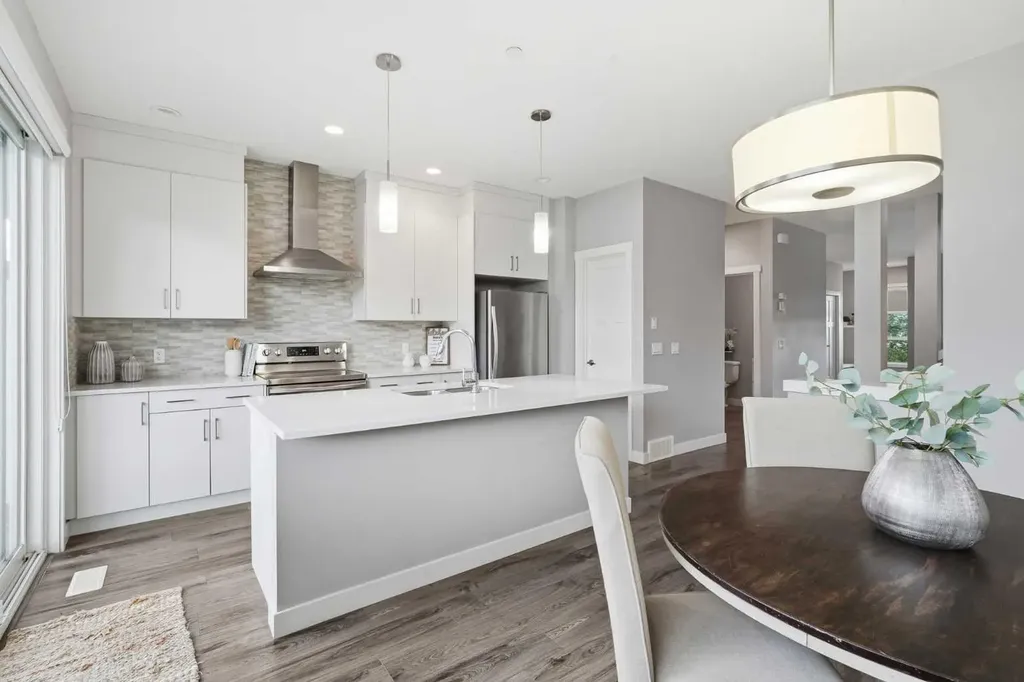 21 Howse Street NE Calgary AB T3P 0V8