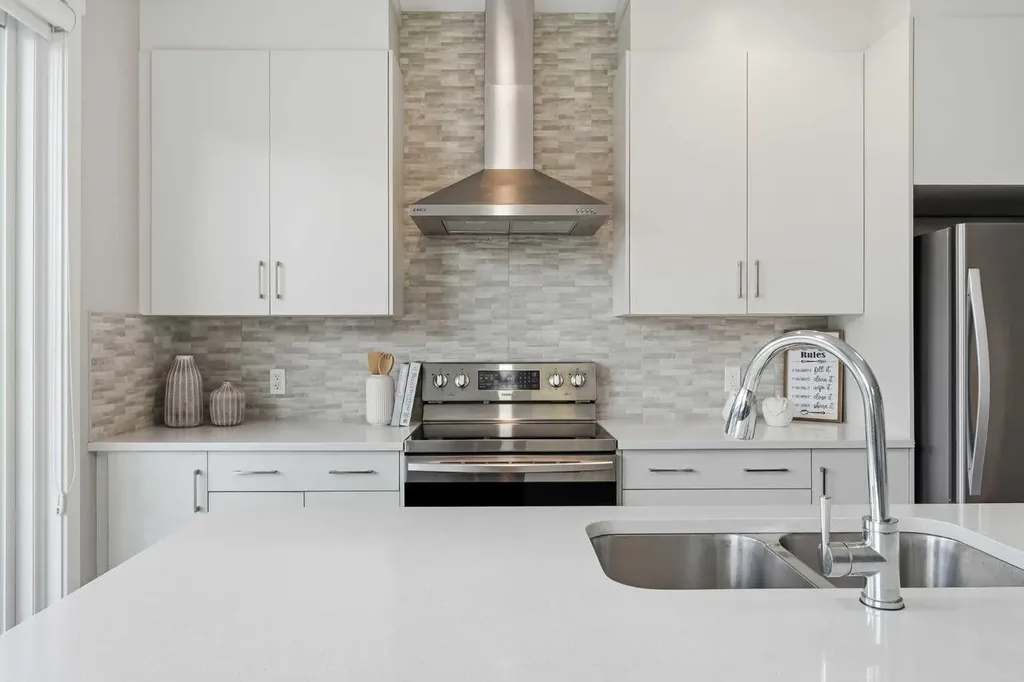 21 Howse Street NE Calgary AB T3P 0V8