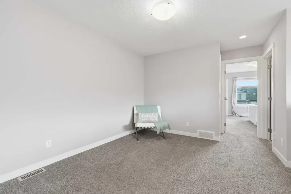 21 Howse Street NE Calgary AB T3P 0V8