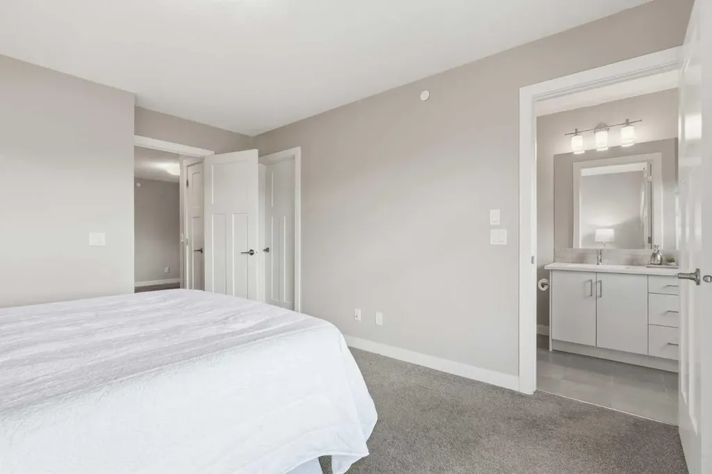21 Howse Street NE Calgary AB T3P 0V8