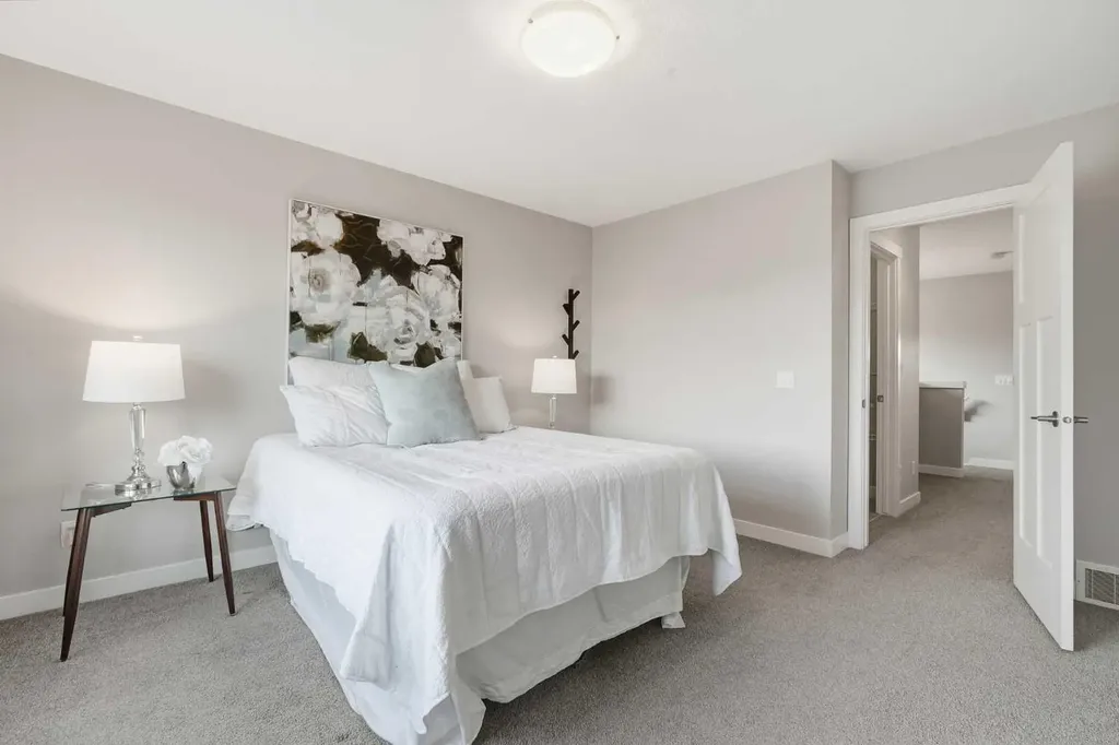 21 Howse Street NE Calgary AB T3P 0V8