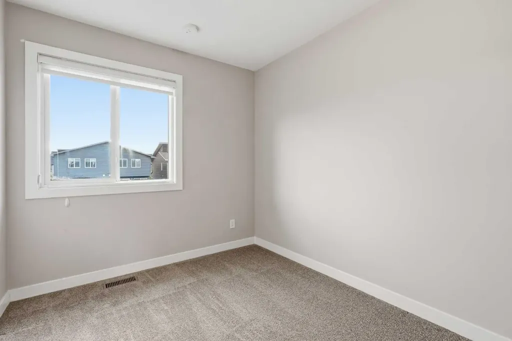 21 Howse Street NE Calgary AB T3P 0V8