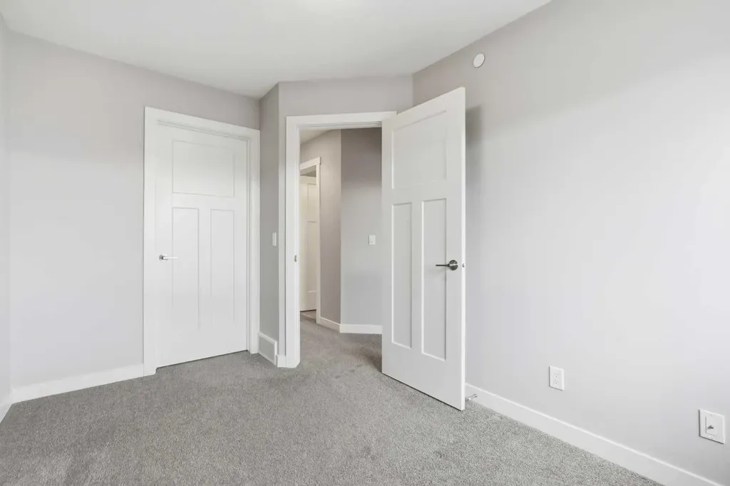 21 Howse Street NE Calgary AB T3P 0V8