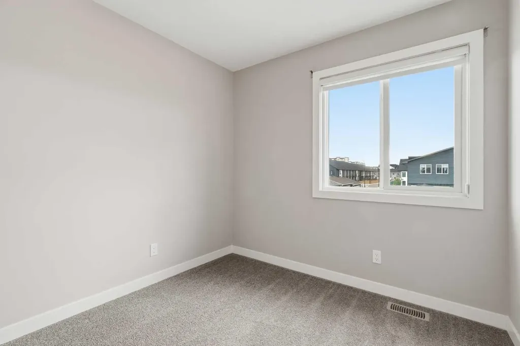 21 Howse Street NE Calgary AB T3P 0V8
