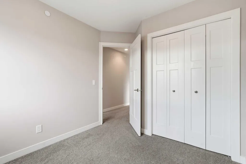 21 Howse Street NE Calgary AB T3P 0V8