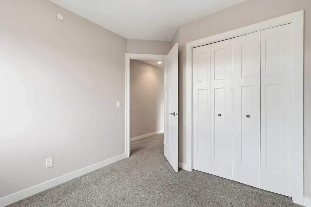 21 Howse Street NE Calgary AB T3P 0V8