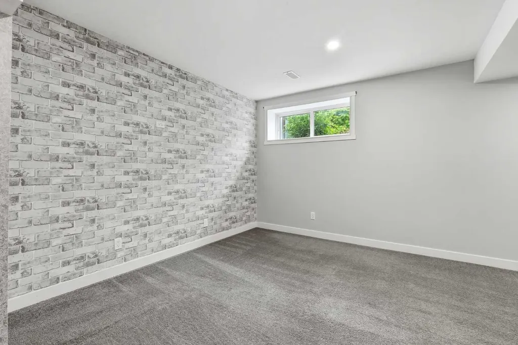 21 Howse Street NE Calgary AB T3P 0V8