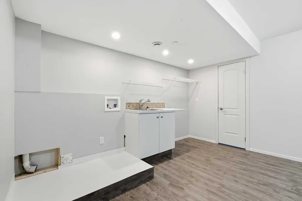 21 Howse Street NE Calgary AB T3P 0V8