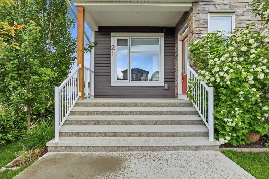 21 Howse Street NE Calgary AB T3P 0V8