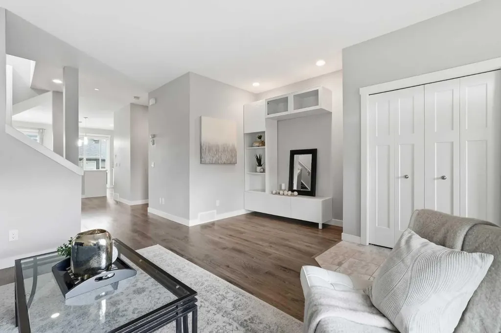 21 Howse Street NE Calgary AB T3P 0V8