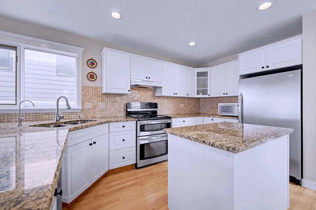 1631 16a Street SE Calgary AB T2G3S6