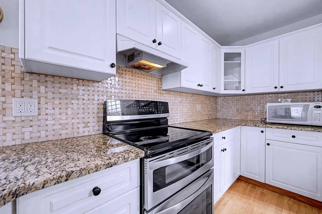 1631 16a Street SE Calgary AB T2G3S6