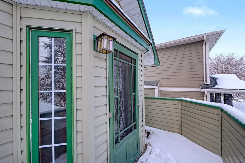 1631 16a Street SE Calgary AB T2G3S6