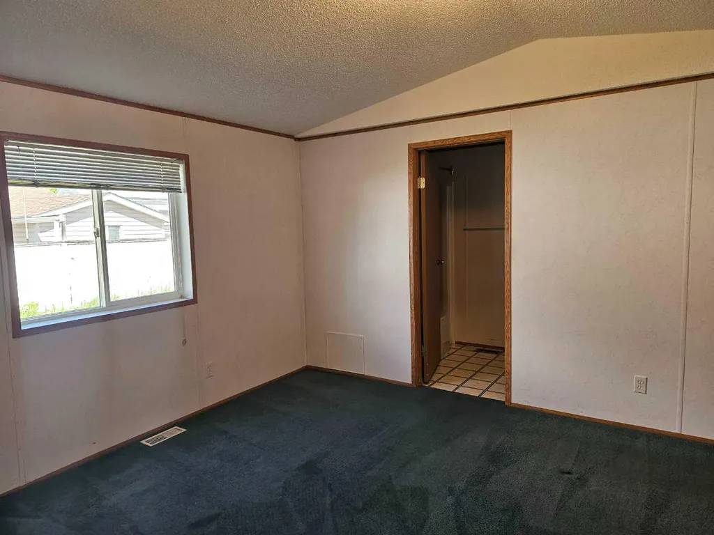 64 Westover Avenue Claresholm AB T0L 0T0