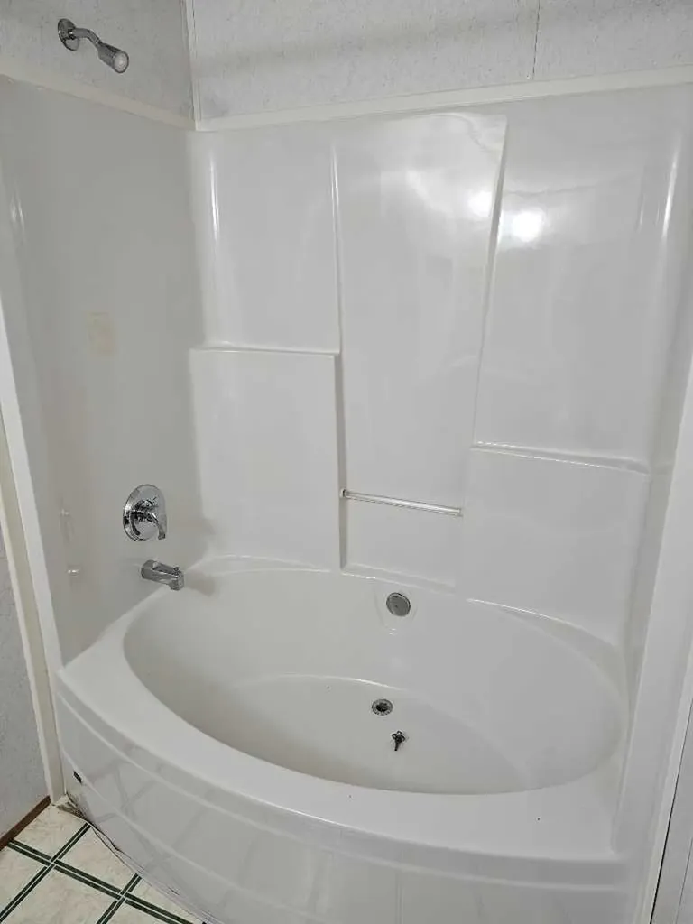 64 Westover Avenue Claresholm AB T0L 0T0
