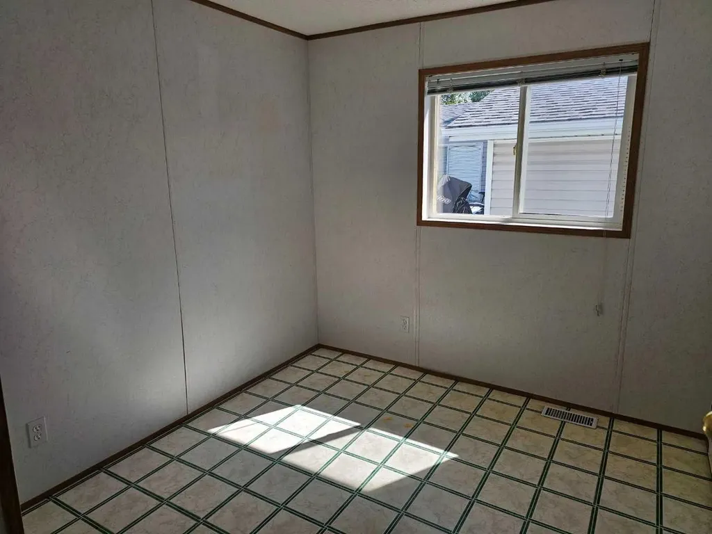 64 Westover Avenue Claresholm AB T0L 0T0
