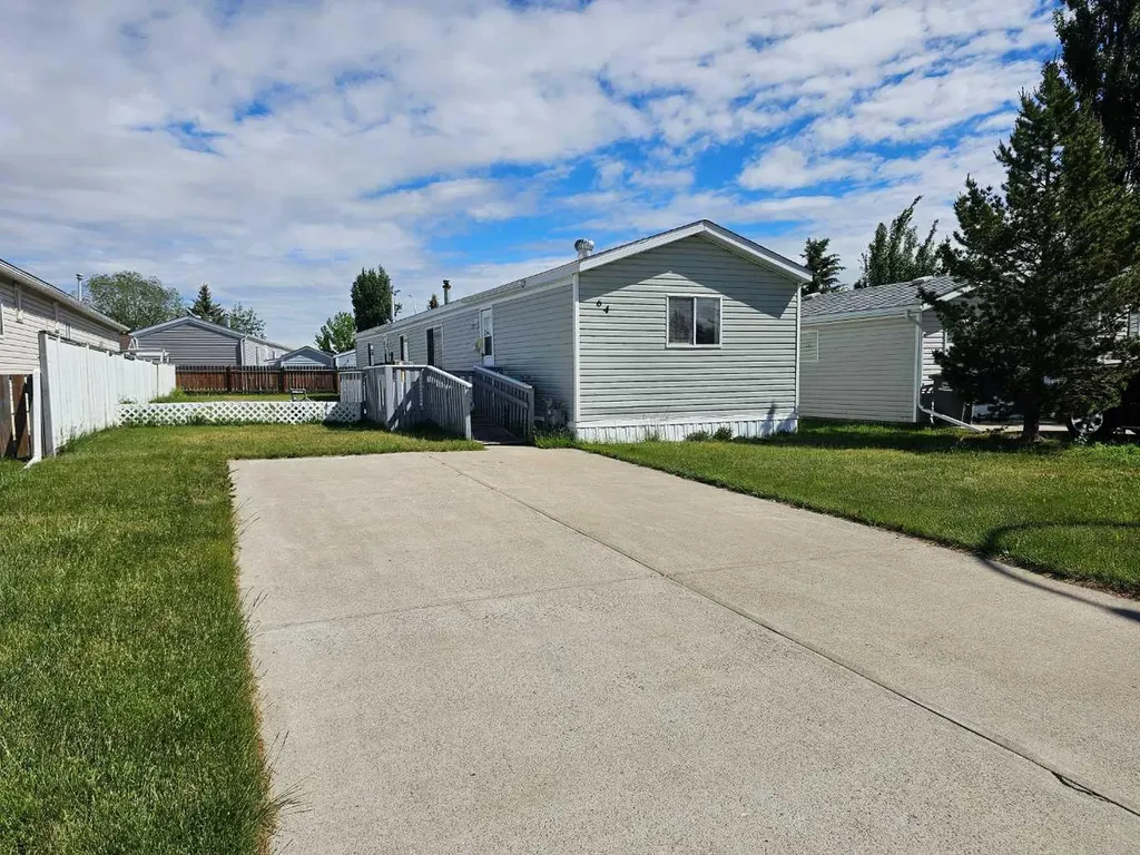 64 Westover Avenue Claresholm AB T0L 0T0