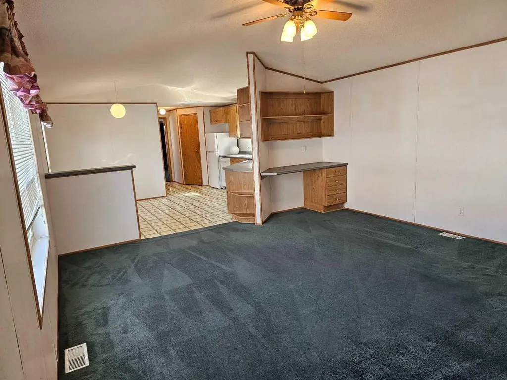 64 Westover Avenue Claresholm AB T0L 0T0