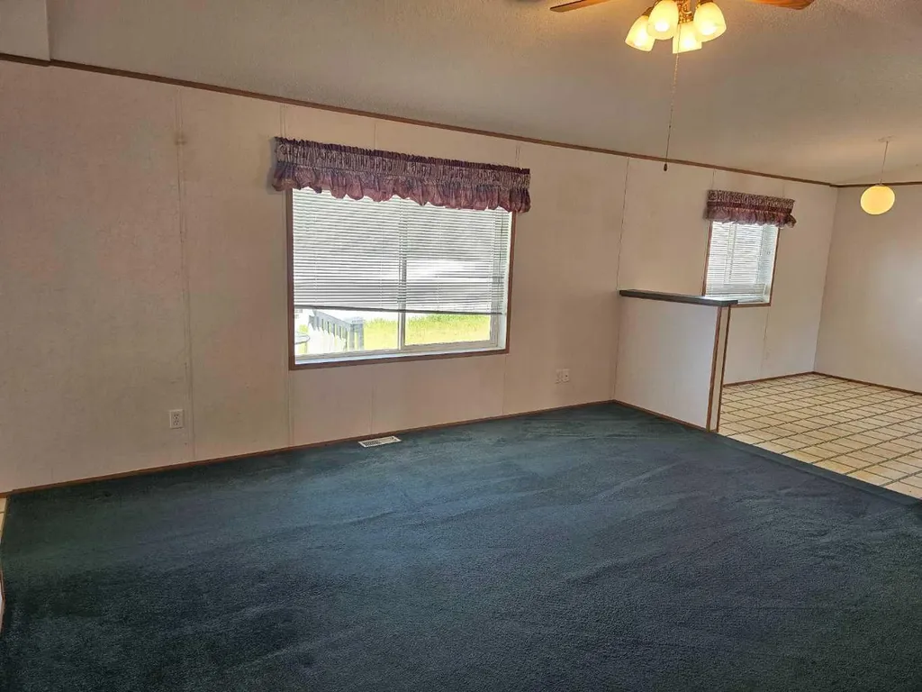 64 Westover Avenue Claresholm AB T0L 0T0