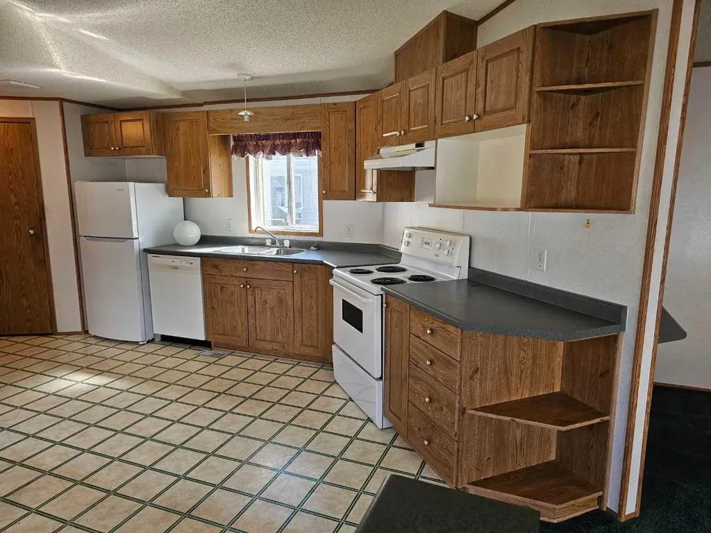 64 Westover Avenue Claresholm AB T0L 0T0