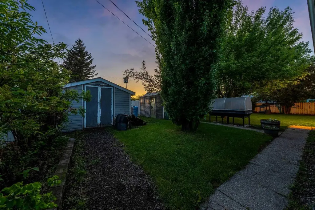 123 Mccann Street SE Langdon AB T0J 1X1