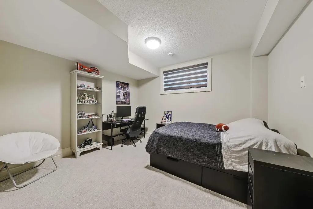 1029 Coopers Drive SW Airdrie AB T4B 3L7