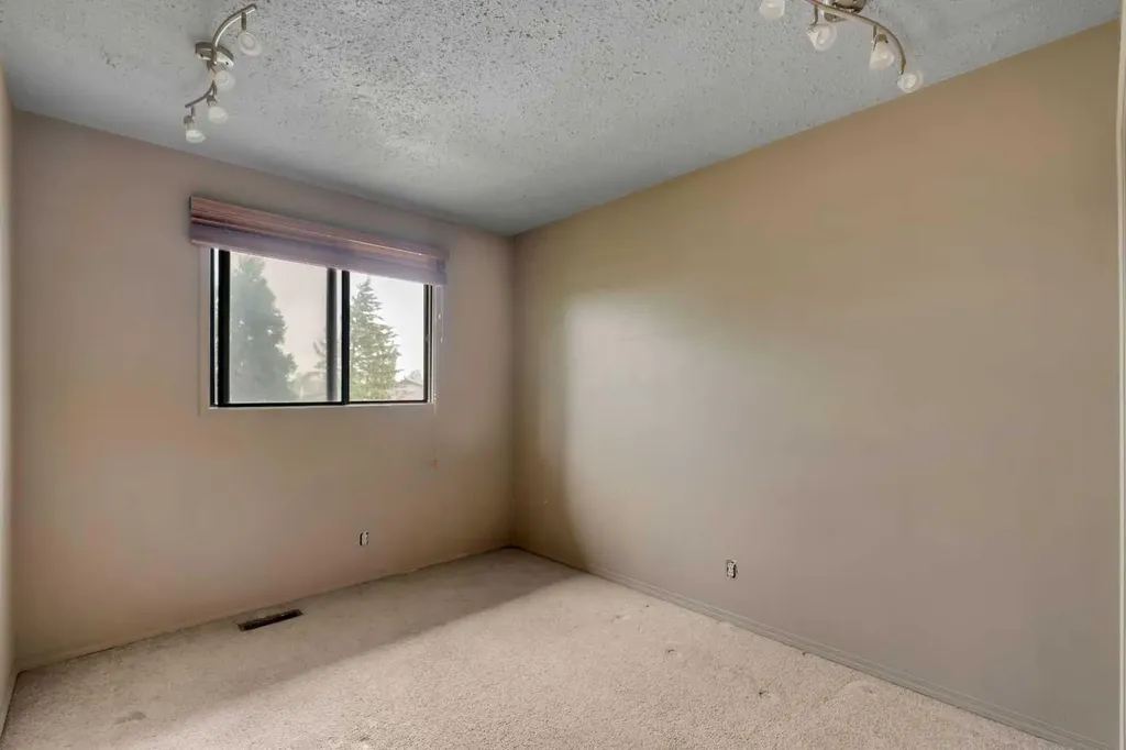 37 Templeby Way NE Calgary AB T1Y 5N7