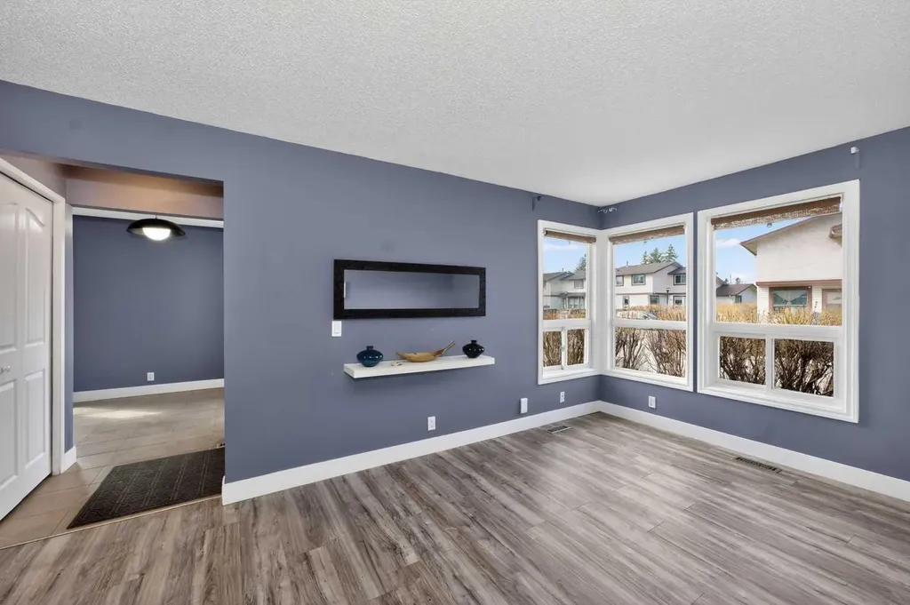 75 Templemont Way NE Calgary AB T1Y 5K8